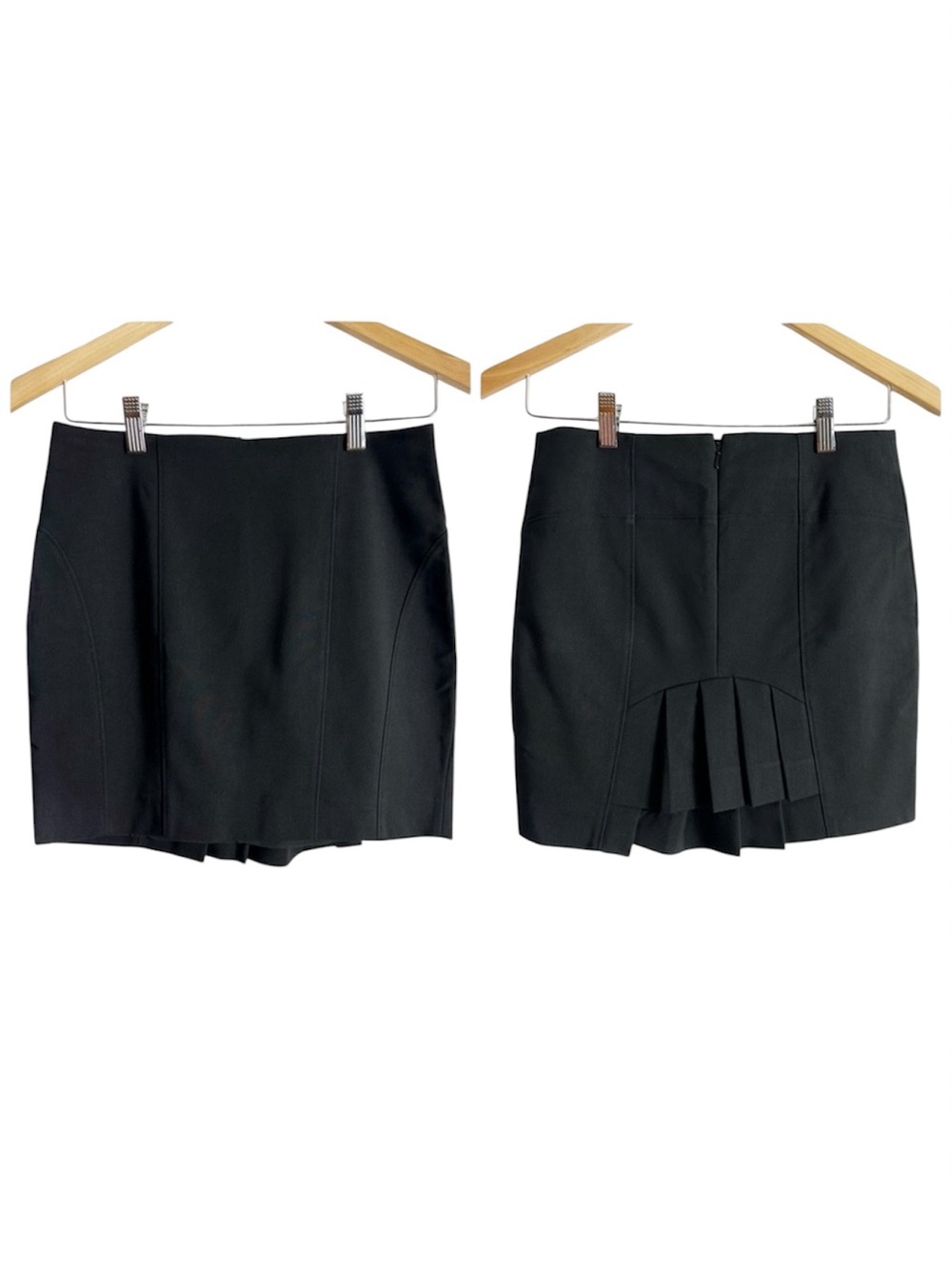 BEBE Black Pleated Ruffle Back Mini Skirt